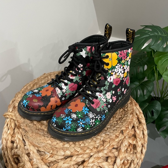 Dr. Marten Floral Lace Up 1460 Boot - Picture 2 of 8